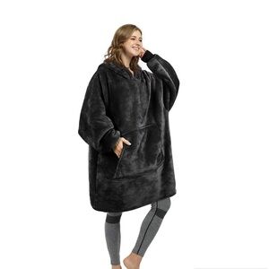 Catalonia oversized hoodie blanket